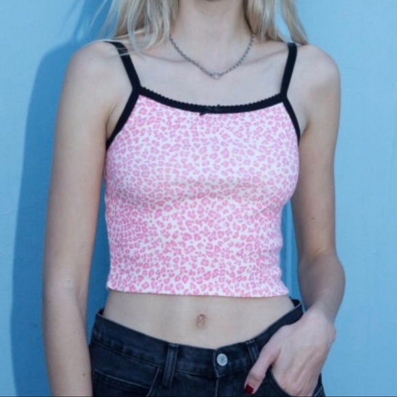 BNWT 
Rare brandy Melville pink cheetah tank top - Picture 1 of 4